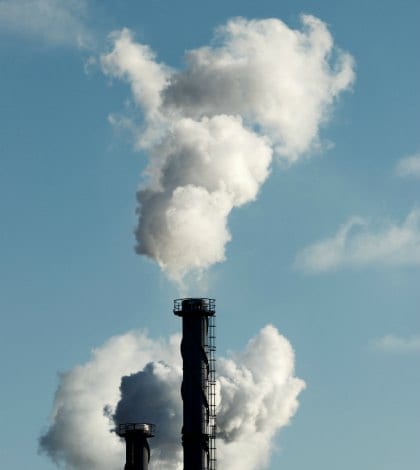 iStock_000004600787 SMOKESTACKS 420 iStock_000004600787 SMOKESTACKS 420