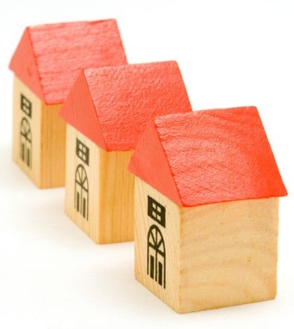 iStock_000004834802Small 3LITTLE HOUSES420 iStock_000004834802Small 3LITTLE HOUSES420