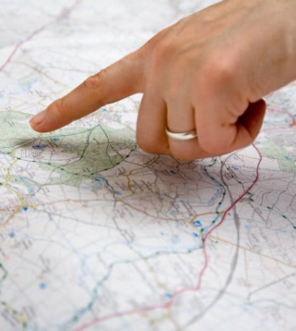 iStock_000002826254 POINT TO MAP 420 iStock_000002826254 POINT TO MAP 420