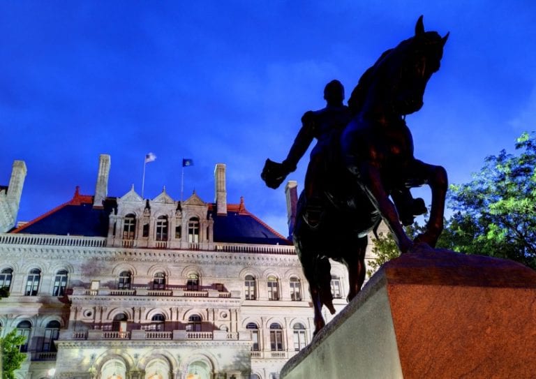 new-york-state-capitol-picture-id465512623