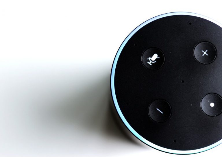 smart-speaker-assistant-for-smart-home-white-background-picture-id1287560935 smart-speaker-assistant-for-smart-home-white-background-picture-id1287560935