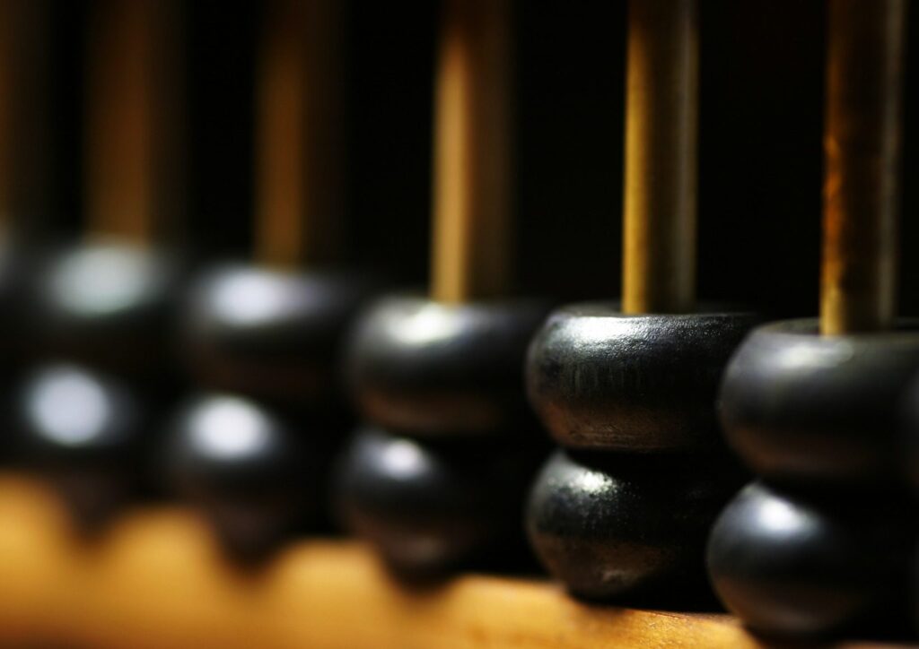 abacus-picture-id172638837