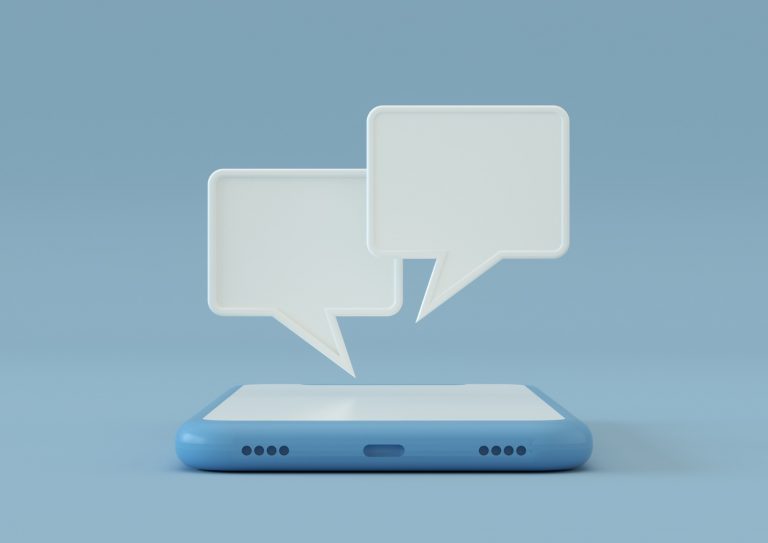 chat-speech-bubble-on-smart-phone-screen-picture-id1311966784