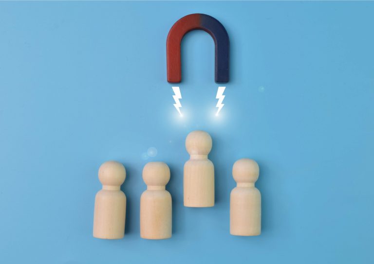 the-magnet-attracting-new-worker-and-staff-based-on-recommendations-picture-id1413354620 the-magnet-attracting-new-worker-and-staff-based-on-recommendations-picture-id1413354620