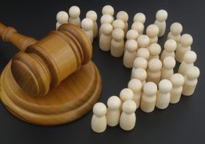 crowd-of-people-and-judge-gavel-picture-id1314309919